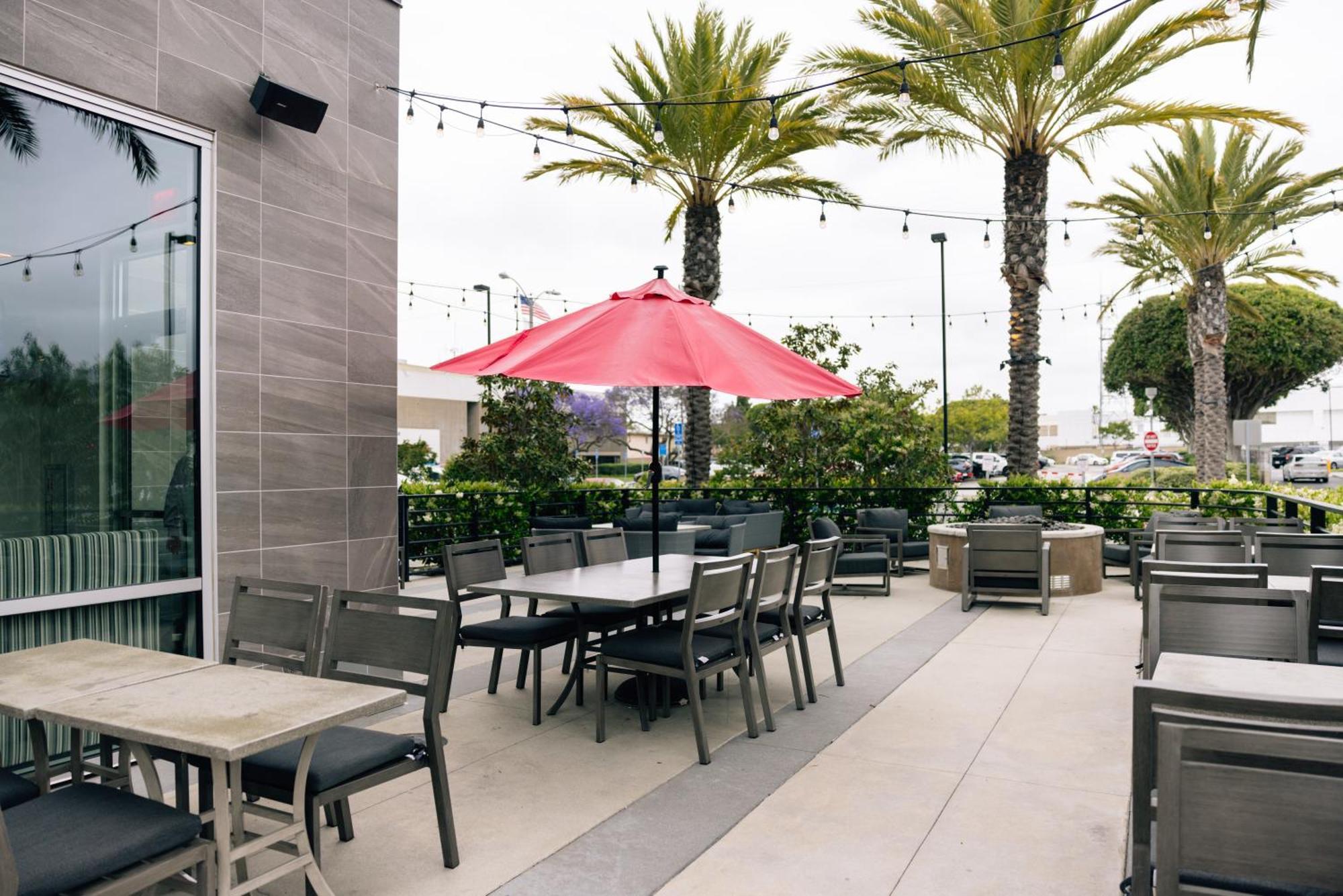 Courtyard By Marriott Los Angeles Lax/Hawthorne Hotel Exterior photo