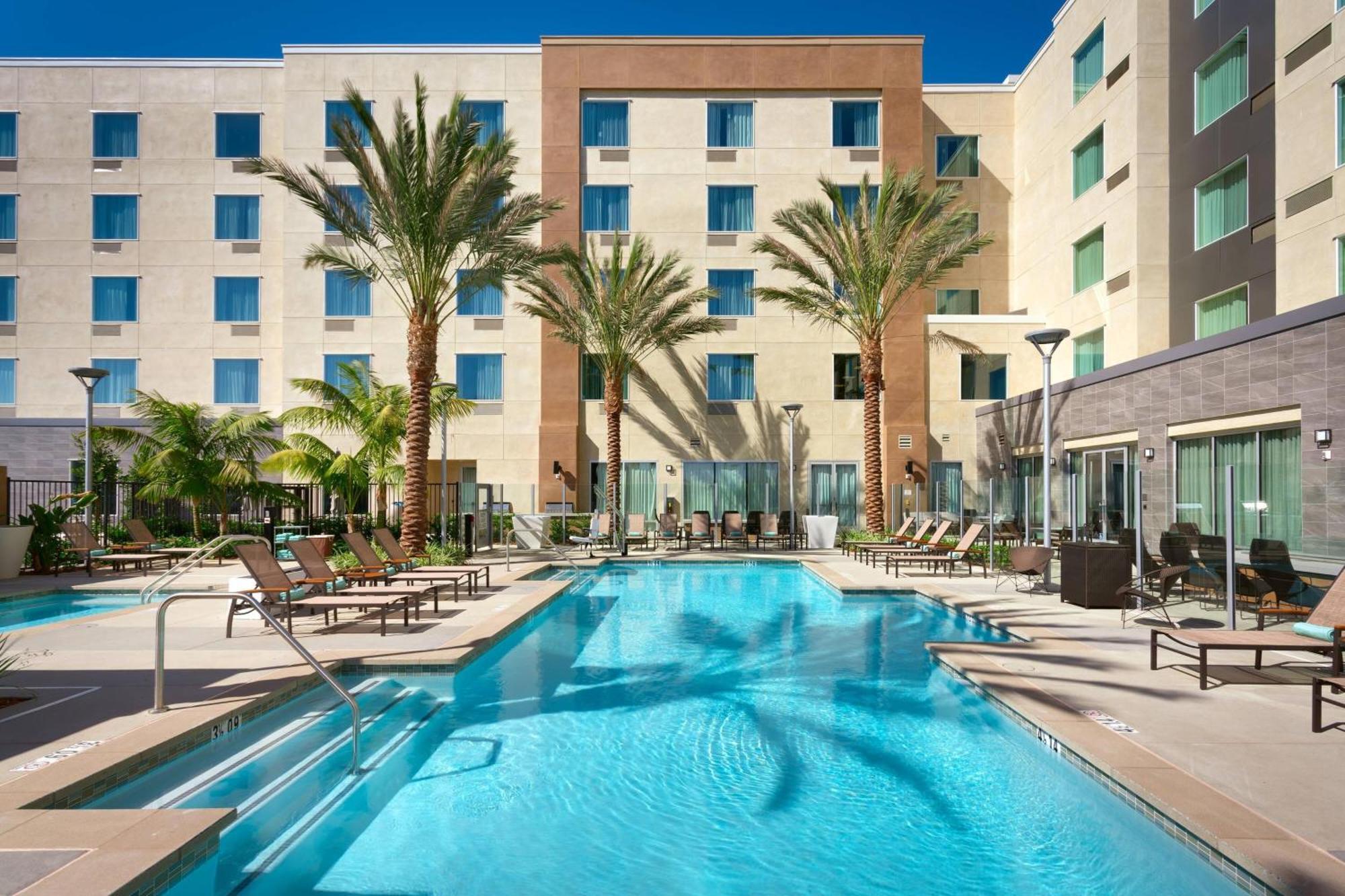 Courtyard By Marriott Los Angeles Lax/Hawthorne Hotel Exterior photo