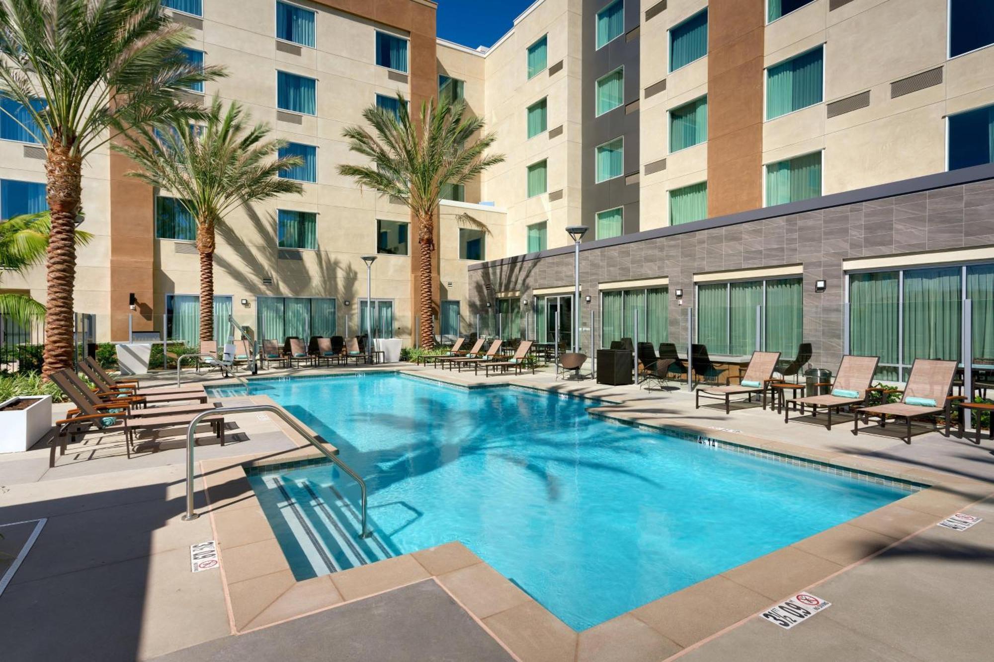 Courtyard By Marriott Los Angeles Lax/Hawthorne Hotel Exterior photo